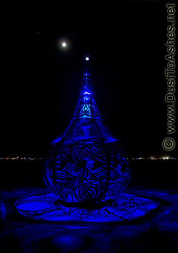 Braindrop and the Moon Electric blue night light effects