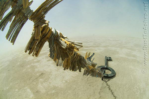 Key-Note-Keynote-Keys-Detail-Sculpture-in-Dust-Storm-by-Michael-Christian-Burning-Man-2009-Evolution-Dust-to-Ashes-Imgages Keys drugging giant key