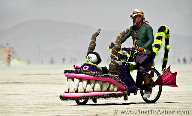 Bike or scooter with alligator teeth