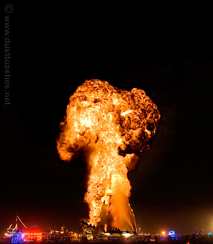 Massive explosion finalizing the existance of 70 feet oil derrick